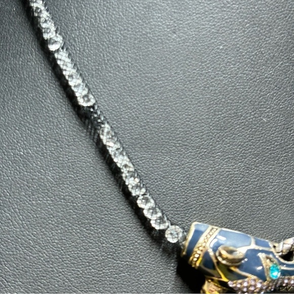 BETSEY JOHNSON SILVER CRYSTALS
FILLED MESH TEAL PANTHER HEAD
CHOKER NECKLACE 16" - Picture 6 of 10